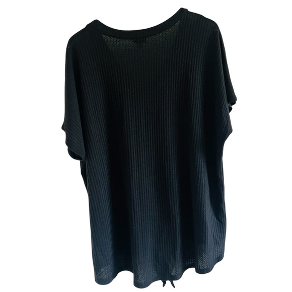 Torrid Black Button-Down Short Sleeve Top - Picture 2 of 4